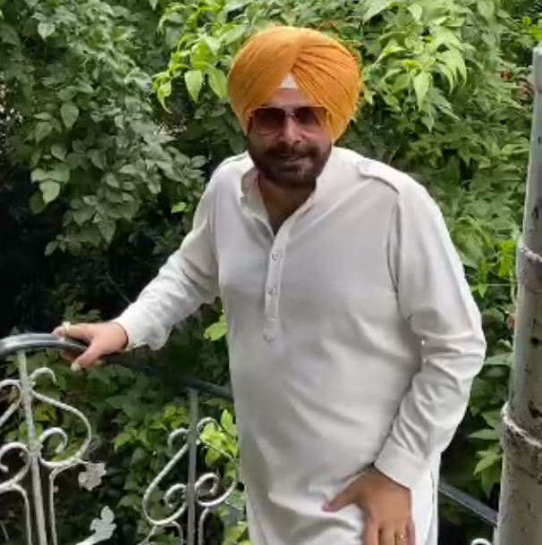  ਪੰਜਾਬ ਸਰਕਾਰ ਘੇਰੀ ਨਵਜੋਤ ਸਿੰਘ ਸਿੱਧੂ ਨੇ , ਕਿਹਾ-ਗੰਭੀਰ ਕਰਜ਼ਾ ਸੰਕਟ ''ਚ ਘਿਰਿਆ ਸੂਬਾ। 