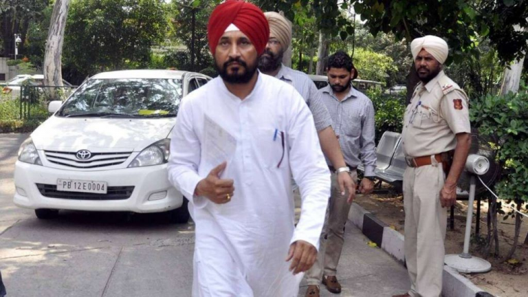 ਸਾਬਕਾ CM ਚੰਨੀ ਨੂੰ ਵਿਜੀਲੈਂਸ ਵੱਲੋਂ ਮੁੜ ਨੋਟਿਸ, ਆਮਦਨ ਤੋਂ ਵੱਧ ਜਾਇਦਾਦ ਮਾਮਲੇ ‘ਚ ਹੋਵੇਗੀ ਜਾਂਚ