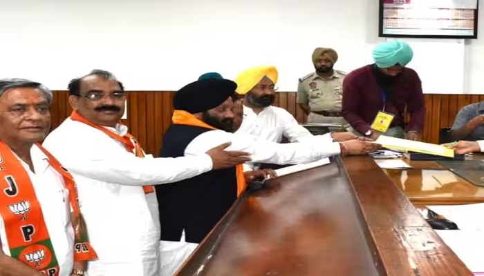 BJP ਦੇ ਉਮੀਦਵਾਰ ਇੰਦਰ ਇਕਬਾਲ ਸਿੰਘ ਅਟਵਾਰ ਨੇ ਜਲੰਧਰ ਜ਼ਿਮਨੀ ਚੋਣ ਲਈ ਭਰੀ ਨਾਮਜ਼ਦਗੀ