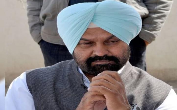 ''ਆਪ'' ਉਮੀਦਵਾਰ ਡਿੰਪੀ ਢਿੱਲੋਂ ਨੂੰ ਚੋਣ ਕਮਿਸ਼ਨ ਨੇ ਭੇਜਿਆ ਨੋਟਿਸ, ਕਾਂਗਰਸ ਵੱਲੋਂ ਦਿੱਤੀ ਗਈ ਸੀ ਸ਼ਿਕਾਇਤ