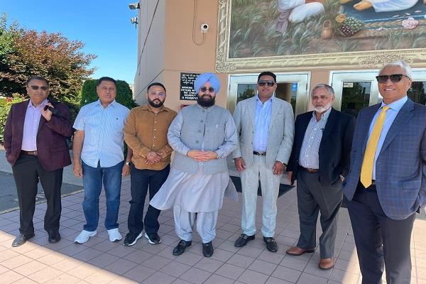 ਪ੍ਰਤਾਪ ਸਿੰਘ ਬਾਜਵਾ ਪੁਜੇ ਵੈਨਕੂਵਰ, ਕੀਤਾ ਗਿਆ ਸਮਰਥਕਾਂ ਵੱਲੋਂ ਨਿੱਘਾ ਸਵਾਗਤ