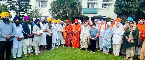ਗੁਰਦੁਆਰਾ ਸ੍ਰੀ ਦੂਖਨਿਵਾਰਣ ਸਾਹਿਬ ਵਿੱਖੇ 15 ਦੇਸ਼ਾਂ ਦੇ ਸਿੱਖ ਆਗੂਆਂ ਦਾ ਵਫ਼ਦ ਹੋਇਆ ਨਤਮਸਤਕ