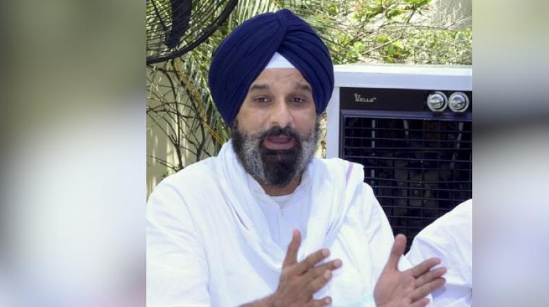 CM ਭਗਵੰਤ ਮਾਨ ਦੇ OSD ''ਤੇ ਆਰੋਪ ਲਗਾਏ ਜਾਣ ਕਾਰਨ ਬਿਕਰਮ ਮਜੀਠੀਆ ਨੂੰ ਭੇਜਿਆ ਗਿਆ ਕਾਨੂੰਨੀ ਨੋਟਿਸ