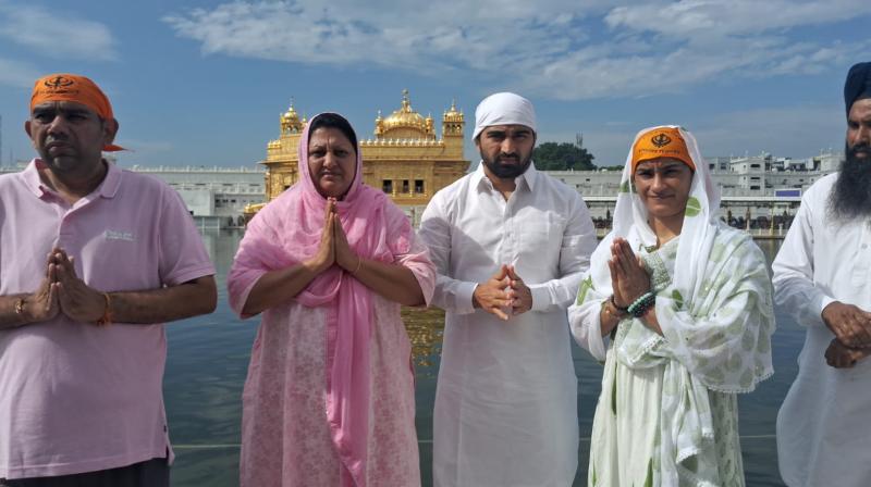 ਮਹਿਲਾ ਪਹਿਲਵਾਨ ਵਿਨੇਸ਼ ਫੋਗਾਟ ਸ੍ਰੀ ਦਰਬਾਰ ਸਾਹਿਬ ਵਿਖੇ ਹੋਈ ਨਤਮਸਤਕ