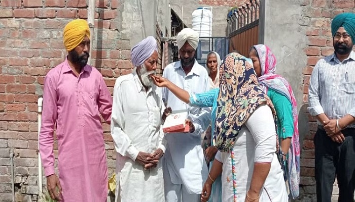 ਗਰੀਬ ਰਿਕਸ਼ੇ ਵਾਲੇ ਦੀ ਖੁੱਲ੍ਹੀ ਕਿਸਮਤ, 90 ਸਾਲਾਂ ਬੁਜ਼ੁਰਗ ਨੇ ਜਿੱਤੀ ਢਾਈ ਕਰੋੜ ਰੁ. ਦੀ ਵਿਸਾਖੀ ਬੰਪਰ ਲਾਟਰੀ