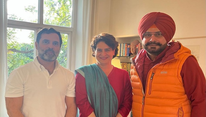ਦਿੱਲੀ ਪਹੁੰਚੇ ਨਵਜੋਤ ਸਿੱਧੂ,ਜੇਲ੍ਹ ’ਚੋਂ ਰਿਹਾਅ ਹੋਣ ਮਗਰੋਂ ਰਾਹੁਲ ਤੇ ਪ੍ਰਿਯੰਕਾ ਗਾਂਧੀ ਨਾਲ ਕੀਤੀ ਮੁਲਾਕਾਤ