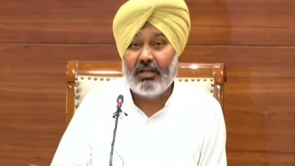 ਅੱਜ ਚੰਡੀਗੜ੍ਹ ਵਿਖੇ ਖਜਾਨਾ ਮੰਤਰੀ ਹਰਪਾਲ ਚੀਮਾ ਦੀ ਪ੍ਰੈੱਸ ਕਾਨਫ਼ਰੰਸ,ਕੀਤਾ 16ਵੇਂ ਵਿੱਤ ਕਮਿਸ਼ਨ ਦੇ ਸਾਹਮਣੇ ਰੱਖੀਆਂ ਮੰਗਾਂ ਦਾ ਜ਼ਿਕਰ