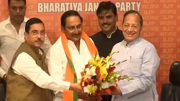 ਕਾਂਗਰਸ ਨੂੰ ਆਂਧਰਾ ਪ੍ਰਦੇਸ਼ ''ਚ ਲੱਗਾ ਵੱਡਾ ਝਟਕਾ, ਸਾਬਕਾ CM ਕਿਰਨ ਕੁਮਾਰ ਰੈੱਡੀ ਭਾਜਪਾ ''ਚ ਸ਼ਾਮਲ