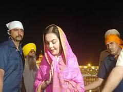 ਮੁਕੇਸ਼ ਅੰਬਾਨੀ ਦੀ ਪਤਨੀ ਨੀਤਾ ਅੰਬਾਨੀ ਸੱਚਖੰਡ ਸ੍ਰੀ ਹਰਿਮੰਦਰ ਸਾਹਿਬ ਨਤਮਸਤਕ ਹੋਣ ਪਹੁੰਚੇ 