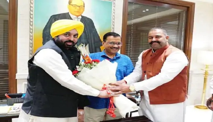 ਜ਼ਿਮਨੀ ਚੋਣ ਜਿੱਤਣ ਤੋਂ ਬਾਅਦ ਸੁਸ਼ੀਲ ਰਿੰਕੂ ਪਹੁੰਚੇ ਦਿੱਲੀ, ਅਰਵਿੰਦ ਕੇਜਰੀਵਾਲ ਦਾ ਲਿਆ ਅਸ਼ੀਰਵਾਦ