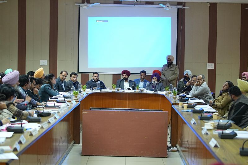  ਲੁਧਿਆਣਾ ਵਿਖੇ ਰਾਜਾ ਵੜਿੰਗ ਨੇ ਜ਼ਿਲ੍ਹਾ ਵਿਕਾਸ ਕੋਆਰਡੀਨੇਸਨ ਅਤੇ ਮੋਨੀਟਰਿੰਗ ਕਮੇਟੀ ਨਾਲ ਮੀਟਿੰਗ ਕੀਤੀ