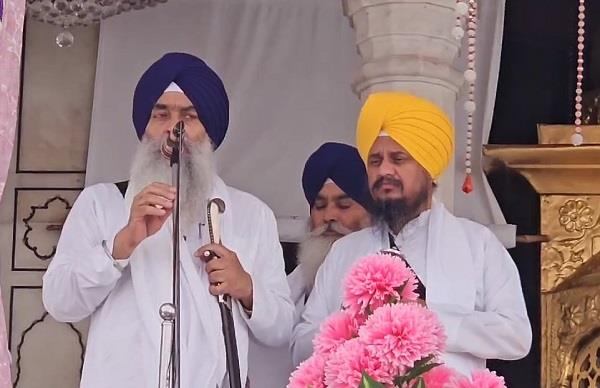 ਸਾਬਕਾ ਜਥੇਦਾਰ ਇਕਬਾਲ ਸਿੰਘ ਨੂੰ ਜਥੇਦਾਰ ਗਿਆਨੀ ਰਘਬੀਰ ਸਿੰਘ ਨੇ ਸੁਣਾਈ ਧਾਰਮਿਕ ਸਜ਼ਾ