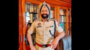 ਪੰਜਾਬ ਦੇ ਵੱਡੇ ਆਈ. ਪੀ. ਐੱਸ. ਅਫਸਰ ਨੇ ਨੌਕਰੀ ਛੱਡੀ , ਕਿਹਾ ''ਪਿੰਜਰੇ ''ਚੋਂ ਆਜ਼ਾਦ ਹੋਇਆ''