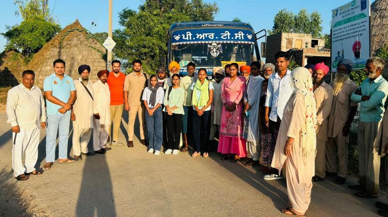 ਪਹਿਲੀ ਵਾਰ ਪਹੁੰਚੀ ਬੱਸ ਪਟਿਆਲਾ ਦੇ ਪਿੰਡ ਕਛਵੀ ਵਿਚ ; PRTC ਸੇਵਾ ਸ਼ੁਰੂ ਹੋਣ ਨਾਲ ਲੋਕਾਂ ''ਚ ਖੁਸ਼ੀ ਦਾ ਮਾਹੌਲ। 