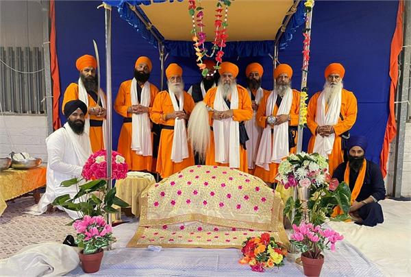 ਇਟਲੀ ''ਚ ਗੁਰਦੁਆਰਾ ਸਿੰਘ ਸਭਾ ਅਪ੍ਰੀਲੀਆ (ਲਾਤੀਨਾ) ਵਿਖੇ ਪਹਿਲਾ ਅੰਮ੍ਰਿਤ ਸੰਚਾਰ ਕਰਵਾਇਆ ਗਿਆ। 