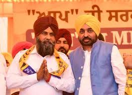 CM ਭਗਵੰਤ ਮਾਨ ਨੇ ਗਿੱਦੜਬਾਹਾ ਵਿਖੇ ਚੋਣ ਪ੍ਰਚਾਰ ਦੌਰਾਨ ਮਨਪ੍ਰੀਤ ਬਾਦਲ ਤੇ ਰਾਜਾ ਵੜਿੰਗ ''ਤੇ ਸਾਧੇ ਨਿਸ਼ਾਨੇ