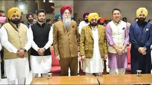 ਪੰਜਾਬ ਦੀਆਂ ਜ਼ਿਮਨੀ ਚੋਣਾਂ ਜਿੱਤਣ ਵਾਲੇ ਤਿੰਨ ਵਿਧਾਇਕਾਂ ਨੇ  CM ਭਗਵੰਤ ਮਾਨ ਦੀ ਮਜੂਦਗੀ ''ਚ ਸਹੁੰ ਚੁੱਕੀ