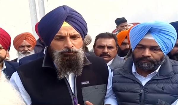 ਬਲਵੰਤ ਸਿੰਘ ਰਾਜੋਆਣਾ ਨਾਲ ਪਟਿਆਲਾ ਜੇਲ੍ਹ ’ਚ ਮੁਲਾਕਾਤ ਕਰਨ ਪਹੁੰਚੇ ਮਜੀਠੀਆ ਨੂੰ ਪੁਲਸ ਨੇ ਰੋਕਿਆ। 
