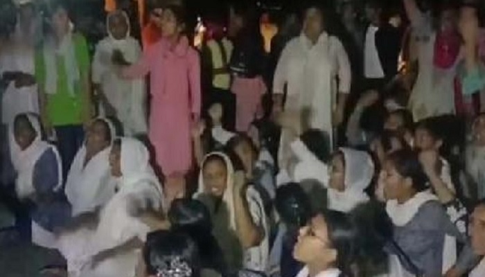 ਨਿਹੰਗਾਂ ਵੱਲੋਂ ਇਸਾਈ ਭਾਈਚਾਰੇ ਦੀ ਸ਼ੋਭਾ ਯਾਤਰਾ ਰੋਕਣ ‘ਤੇ ਗੁਰਦਾਸਪੁਰ ਚ ਹੰਗਾਮਾ, ਚੌਂਕੀ ਇੰਚਾਰਜ ਸਸਪੈਂਡ