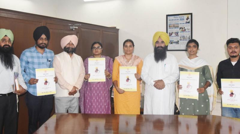 ਨੌਜਵਾਨਾਂ ਨੂੰ ਗੁਰਮੀਤ ਸਿੰਘ ਖੁੱਡੀਆਂ ਨੇ ਸੌਂਪੇ ਨਿਯੁਕਤੀ ਪੱਤਰ