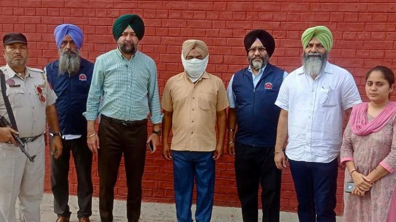 ਹੌਲਦਾਰ ਨੂੰ 5,000 ਰੁਪਏ ਰਿਸ਼ਵਤ ਲੈਂਦਿਆਂ ਵਿਜੀਲੈਂਸ ਬਿਊਰੋ ਨੇ ਰੰਗੇ ਹੱਥੀਂ ਕੀਤਾ ਕਾਬੂ