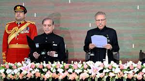 ਸ਼ਾਹਬਾਜ਼ ਸ਼ਰੀਫ ਬਣੇ ਪਾਕਿਸਤਾਨ ਦੇ ਨਵੇਂ  PM, 24ਵੇਂ ਪ੍ਰਧਾਨ ਮੰਤਰੀ ਵਜੋਂ ਚੁੱਕੀ ਸਹੁੰ