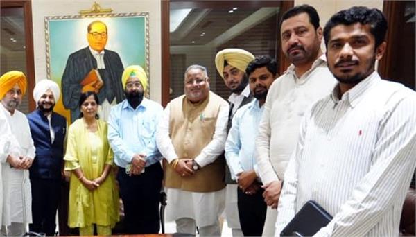 ਸੁਨੀਤਾ ਕੇਜਰੀਵਾਲ ਨੇ ਚੋਣ ਪ੍ਰਚਾਰ ਤੋਂ ਪਹਿਲਾਂ ਲੁਧਿਆਣਾ ਦੇ 8 ਵਿਧਾਇਕਾਂ ਤੇ ਪਾਰਟੀ ਵਰਕਰਾਂ ਨੂੰ ਕੀਤਾ ਉਤਸ਼ਾਹਿਤ