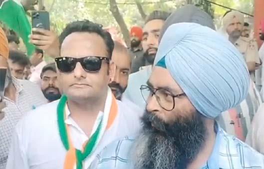 ਅਕਾਲੀ-ਕਾਂਗਰਸੀ ਜਲੰਧਰ ''ਚ ਆਹਮੋ-ਸਾਹਮਣੇ ਹੋ ਗਏ , ਇਕ ਦੂਜੇ ਲਈ ਵਰਤੀ ਭੱਦੀ ਸ਼ਬਦਾਵਲੀ