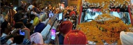 ਪ੍ਰਕਾਸ਼ ਸਿੰਘ ਬਾਦਲ ਦੀ ਮ੍ਰਿਤਕ ਦੇਹ ਪਿੰਡ ਪਹੁੰਚੀ ,ਬੇਹੱਦ ਭਾਵੁਕ ਮਾਹੌਲ ਬਣਿਆ।