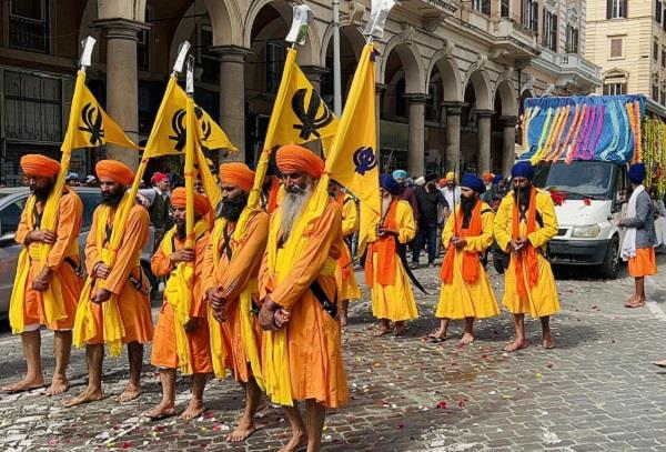 ਇਟਲੀ ''ਚ ਰੋਮ ਦੀ ਧਰਤੀ ''ਤੇ ਖਾਲਸਾ ਪੰਥ ਨੂੰ ਸਮਰਪਿਤ ਸਜਿਆ ਵਿਸ਼ਾਲ ਨਗਰ ਕੀਰਤਨ। 