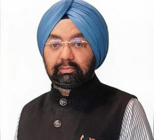 ਕੈਨੇਡਾ ਵਿਚ ਵਿਕਰਮਜੀਤ ਸਾਹਨੀ ਨੇ ਵਿਦੇਸ਼ ਮੰਤਰਾਲੇ ਨੂੰ ਭਾਰਤੀ ਮੂਲ ਦੇ ਲੋਕਾਂ ਲਈ ਵੀਜ਼ਾ ਸੇਵਾਵਾਂ ਬਹਾਲ ਕਰਨ ਲਈ ਕੀਤੀ ਅਪੀਲ। 