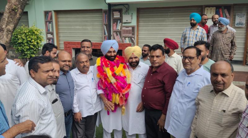   ਨਗਰ ਕੌਂਸਲ ਦੇ ਪ੍ਰਧਾਨ ਬਣੇ ਰੁਪਿੰਦਰ ਸੀਤਲ। 